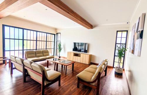 Parongpong Villa | Cottonwood Exclusive Villa @Lembang Asri - Jacuzzi Playground Netflix Billyard