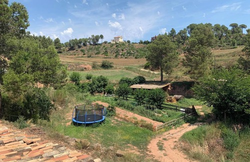 Sant Salvador de Guardiola Apartment | Country House 'Set Rengs 2' with Lake View, Shared Pool and Wi-Fi