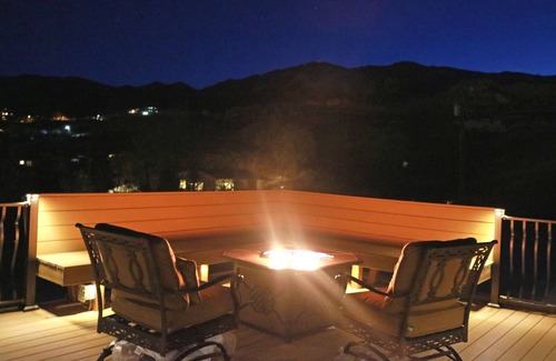 Colorado Springs House | Counting Stars Adobe, beautiful private rooftop deck, unique property