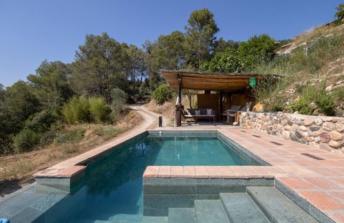 Els Hostalets de Pierola House | Country House 'La Isla Verde' with Mountain View, Private Pool and Wi-Fi