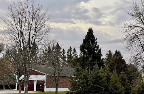Grey Highlands House | Country Comfort with 8 Acre Private Garden