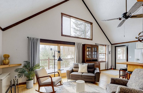 Morrisville Cottage | Country Cottage with Deck, Sunroom/Patio, W/D, & Free WiFi - Dog-Friendly
