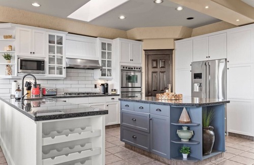 De Winton House | Country Escape - Acreage Home with Park