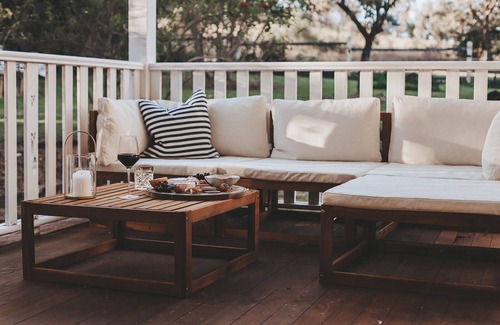 Limbri House | Country Escape: Woodfire, Coffee, Mountain Views