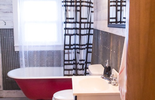 Thomas Other | Country Farmhouse, family friendly, beautiful views, gorgeous sunsets