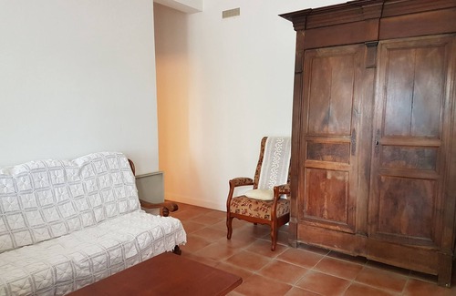 Saint-Victor-et-Melvieu Condo | Country gite in southern Aveyron