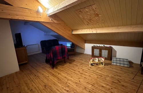 Saint-Prejet-d'Allier House | Country gîte sleeps 12 with river view, ideal for family fishing trip
