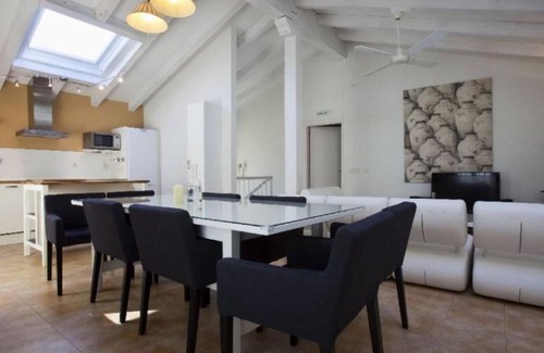 Amescoa Baja House | Country House 'Gailupa' with Mountain View, Private Garden and Wi-Fi