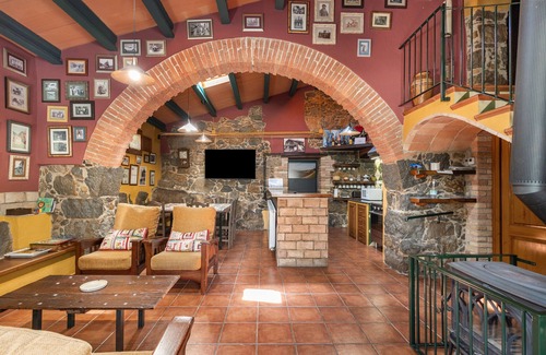 Santa Maria de Besora House | Country House 'Cal Nan' with Mountain View, Shared Pool and Wi-Fi