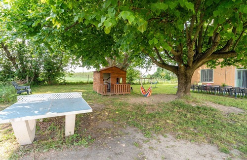 Saint-Martin-de-Crau House | Country House 'Le Chambonnet' with Private Garden and Wi-Fi