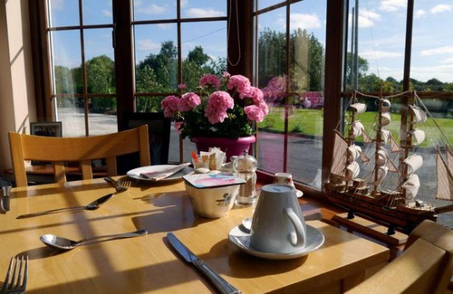 New Twopothouse Bed & Breakfast | Country House B@b
