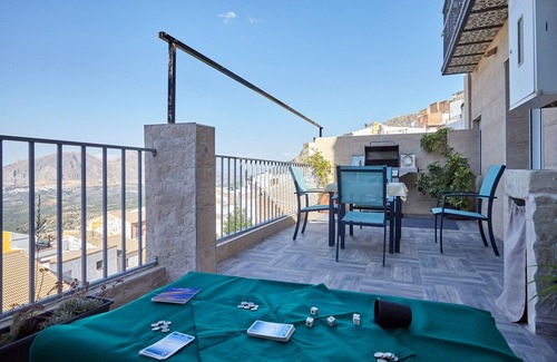 Albanchez de Magina House | Country House 'Casa Rural Lunares Y Salinera' with Private Terrace, Wi-Fi and Air Conditioning