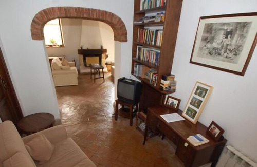 Magliano in Toscana House | country house with pool and superb views of the vineyards