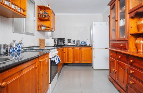 Alcala de Guadaira House | Country House 'Acogedora Casita Rural De Invitados' with Shared Pool, Wi-Fi and Air Conditioning