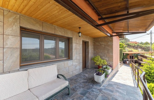 Robledo de Chavela House | Country House 'Avalon 103' with Mountain View, Private Pool and Wi-Fi