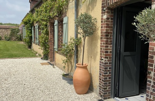 Mezieres-en-Drouais House | Country house 1 hour from Paris - secure swimming pool and tennis court