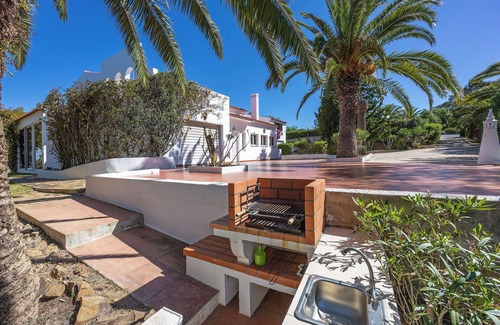 Aljezur House | Country House 'A House with A View' with Sea View, Wi-Fi and Air Conditioning