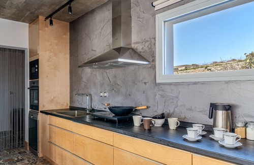 Tinos Villa | Country House 'A The' with Mountain View, Shared Terrace and Wi-Fi