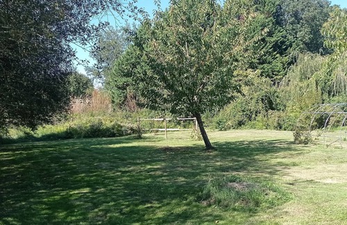 Pontigne House | Country house by a stream