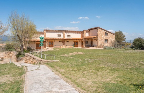 Sinarcas Cabin | Country House 'Cabañas Rusticas 6' with Mountain View, Shared Pool and Wi-Fi