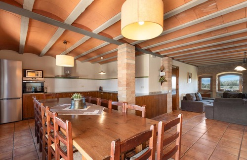 Casserres House | Country House 'Cal Cirera' with Mountain View, Wi-Fi and Air Conditioning
