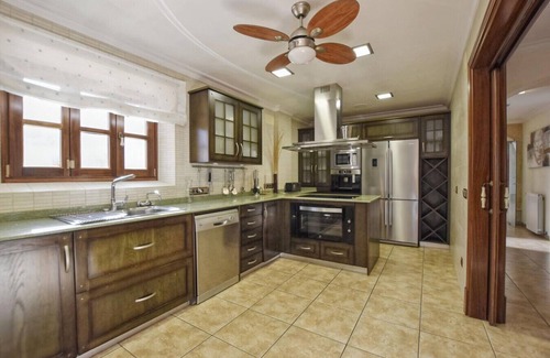 Ariany Villa | Country House 'Canova' with Mountain View, Wi-Fi and Air Conditioning