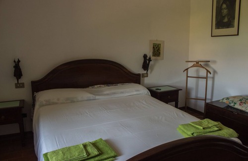 Cantalupo Other | Country House Carmelita - a rustic stone manor house into the vineyards