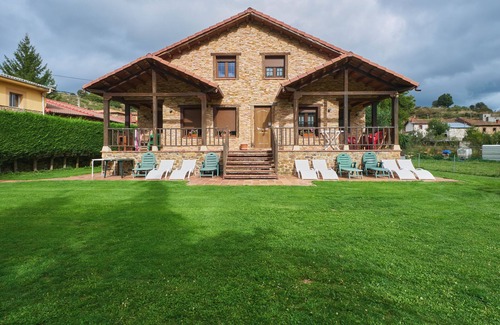 San Martin de Valdetuejar House | Country House 'Casa Lara Ii' with Mountain View, Shared Pool and Private Terrace
