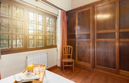 Naves House | Country House 'Casa Grau' with Mountain View, Private Terrace and Wi-Fi
