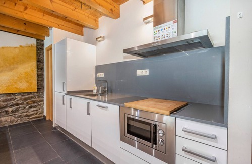 Tavascan House | Country House 'Casa Guillem 3' with Lake View, Wi-Fi and Air Conditioning