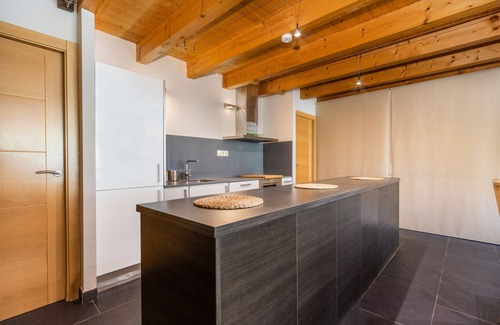 Tavascan House | Country House 'Casa Guillem 3' with Lake View, Wi-Fi and Air Conditioning