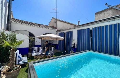 Camunas House | Country House 'Casa Maria Camuñas' with Private Pool, Wi-Fi and Air Conditioning