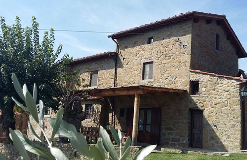 Loro Ciuffenna House | Country House - Country house ideally located in front of the Chianti hills