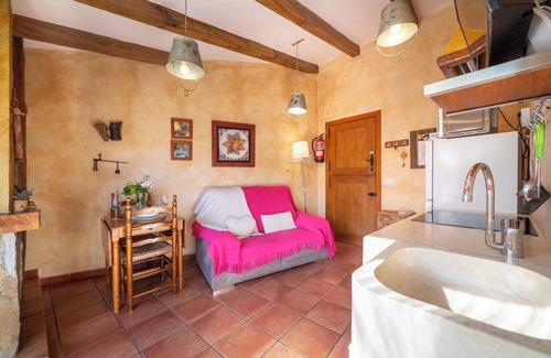 Laroya House | Country House 'El Mirador' with Mountain View, Wi-Fi and Air Conditioning