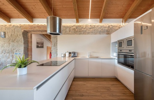 Sagas House | Country House 'El Salvans' with Mountain View, Wi-Fi and Air Conditioning