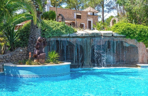 Esporles Villa | Country House 'Especial El Pino En Esporles' with Mountain View, Wi-Fi and Air Conditioning