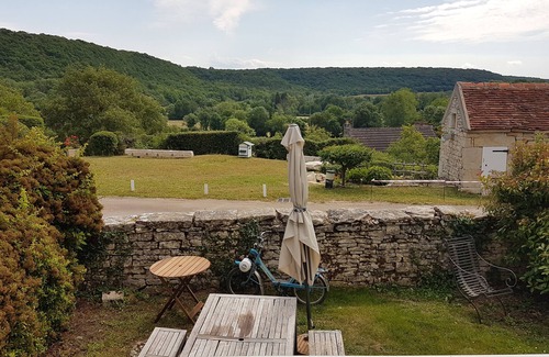 Chevroches House | Country house in charming village, close to the Canal du Nivernais.