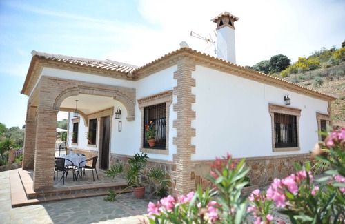 Antequera Cottage | Country House in La Joya with Private Pool