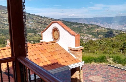 Medellin House | Country house in San Cristobal temporary lease.