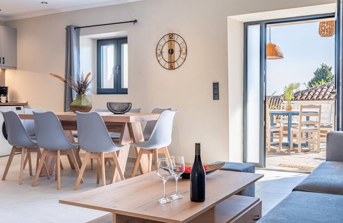 Korakades Villa | Country House 'Kalimoukos' with Sea View, Wi-Fi and Air Conditioning