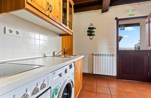 Tornon House | Country House 'La Casina Del Fresnu' with Shared Garden, Balcony and Wi-Fi