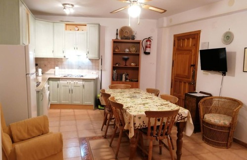 Cazorla House | Country House 'La Higuera' with Mountain View, Shared Pool and Wi-Fi