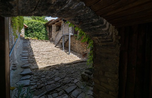 Lardies House | Country House 'La Solana' with Mountain View, Shared Pool and Wi-Fi