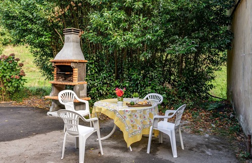 Navelgas House | Country House 'Madreselva' with Mountain View, Private Pool and Wi-Fi