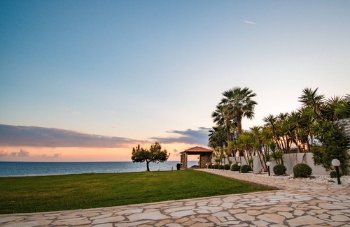 Vromonerion House | Country House 'Navarino Baths' with Sea View, Wi-Fi and Air Conditioning