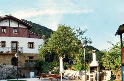 Lana House | Country House 'Pakienea' with Private Garden and Wi-Fi