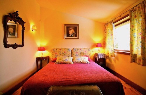 Freixieiro de Soutelo House | Country house with garden and swimming pool near Caminha