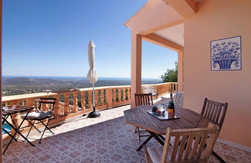 Alfeicao Villa | Country House 'Quinta Da Violeta' with Sea View, Wi-Fi and Air Conditioning