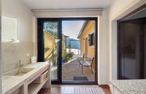 Resende Villa | Country House 'Quinta Do Sonho' with Mountain View, Wi-Fi and Air Conditioning