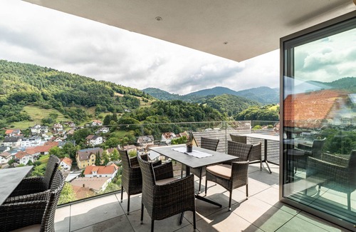 Buehlertal Apartment | Country House Room 'Vogelsang' with Mountain View, Terrace and Wi-Fi